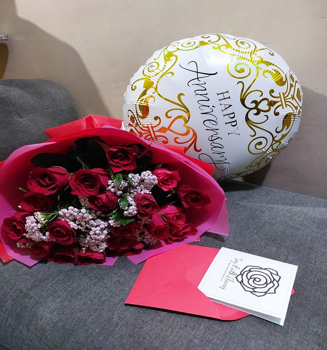 12 Red Roses Round Bouquet