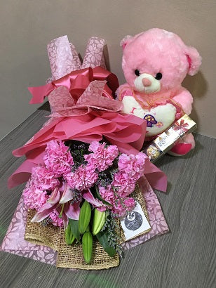 Mixed Pink Flowers Bouquet Combo