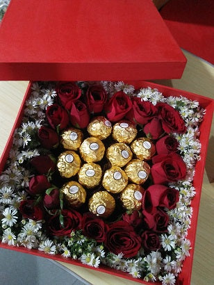 Roses Boxed Arrangement