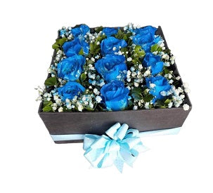 12 Blue Roses in a Box – RedFlowersnGifts.com