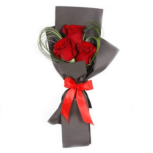 3 Red Roses Bouquet – RedFlowersnGifts.com
